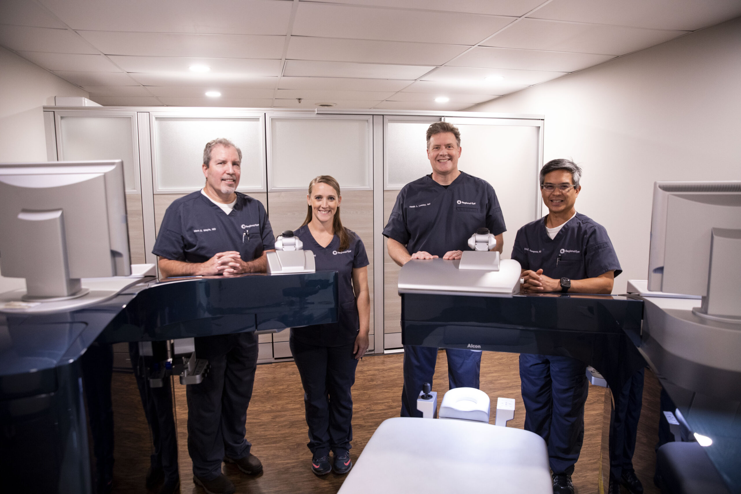 Four readocs employees ready for a refractive eye surgery.